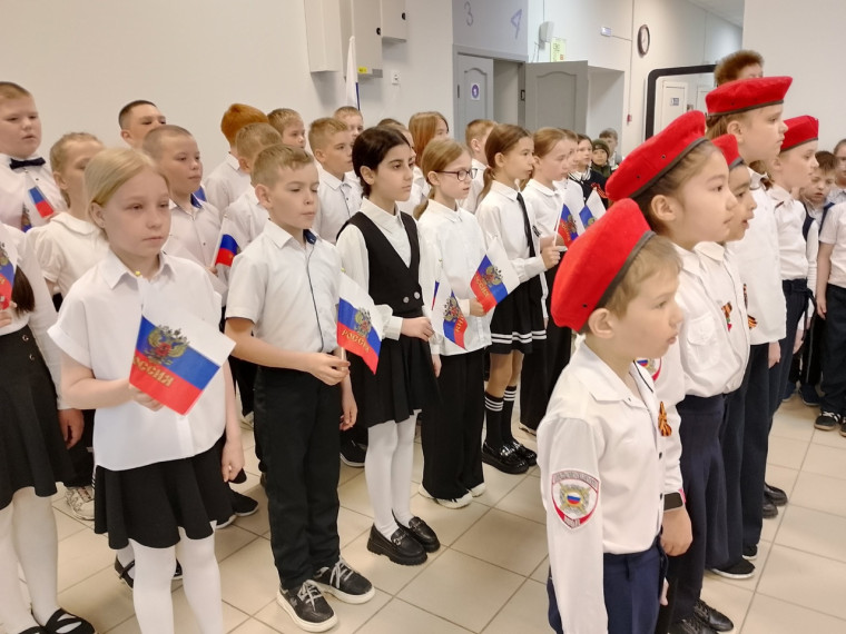 1 мая праздник Весны и труда.