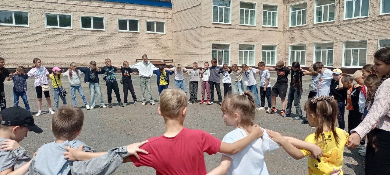 Сегодня в лагере прошел насыщенный день, направленный на развитие творческих способностей и командного духа!.