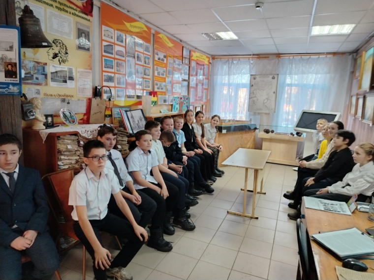 Урок мужества "Герои Отечества славного".